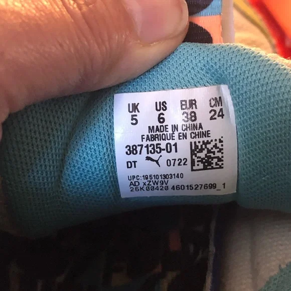 Puma Colorful running shoes. - Picture 9 of 9